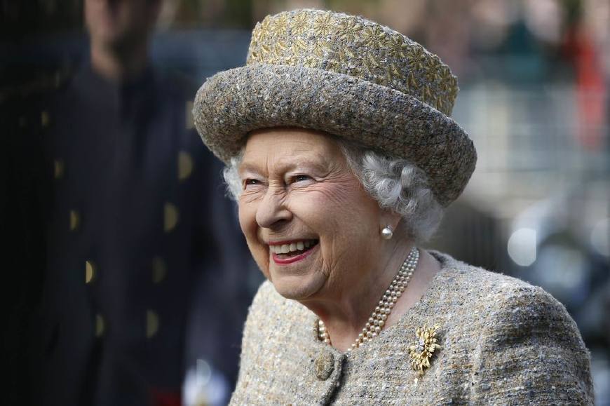 因扭伤背部 95岁英女王继续缺席公开露面活动