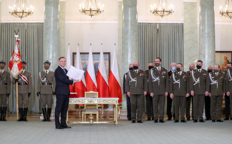 波兰总统杜达签署一项国防法案 将增加国防开支预算
