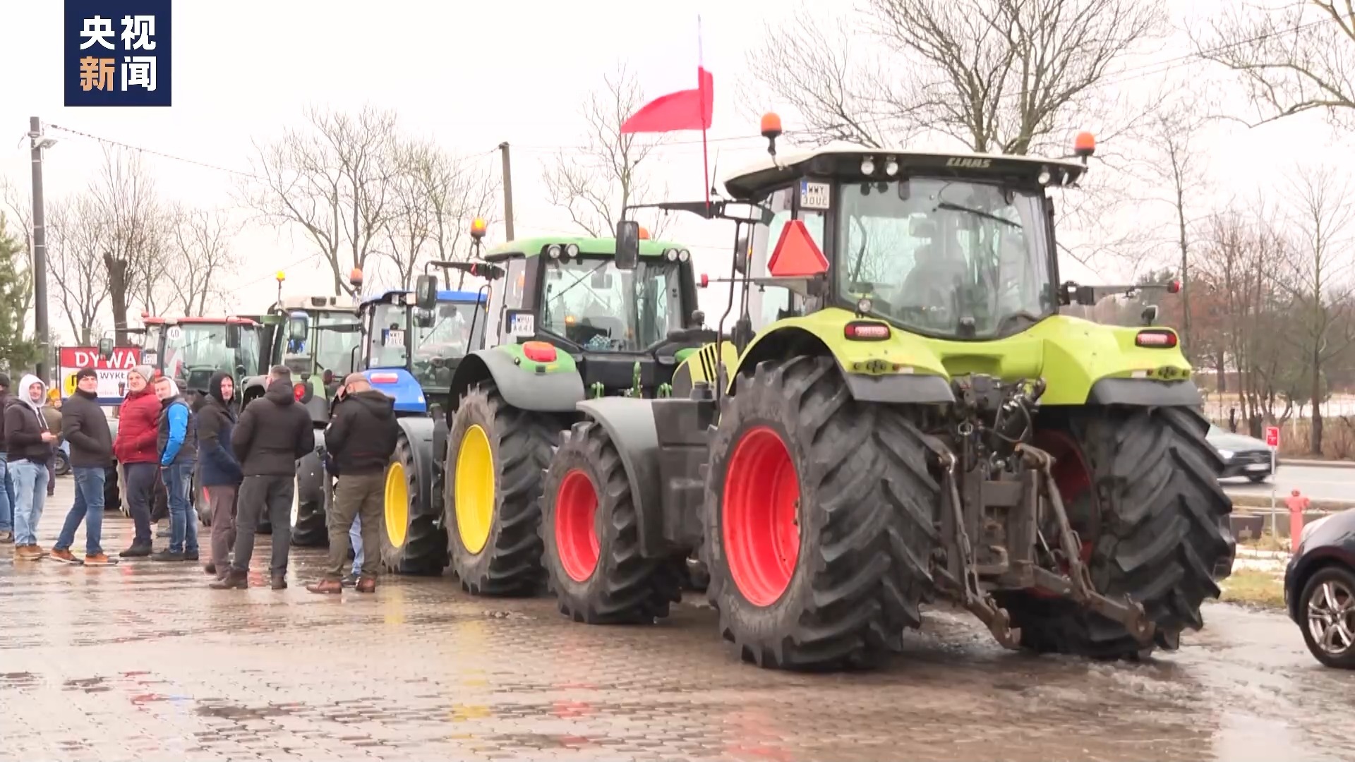 不满乌克兰农产品冲击 波兰多地农民抗议