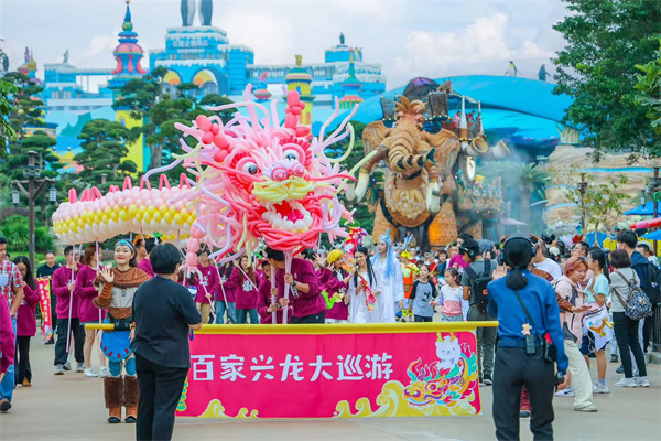 灣區樂園玩法「加碼」　香港遊客贊龍年主題煙花「驚艷」