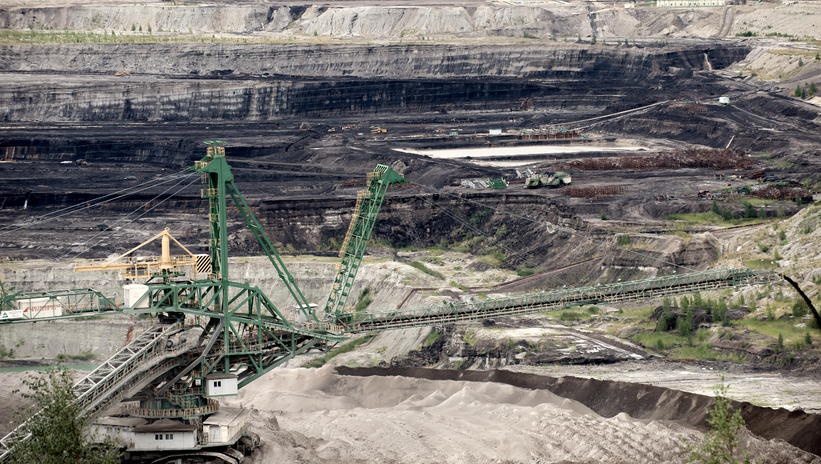 波兰南部一煤矿发生事故致1名矿工死亡