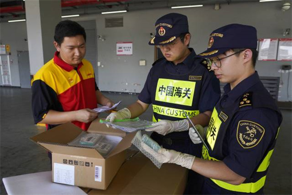 港珠澳大桥珠海公路口岸进出口货物总值突破9000亿元