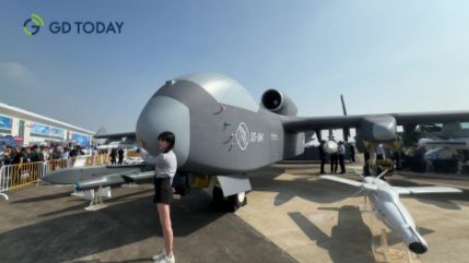 Airshow China displays cutting-edge military hardware