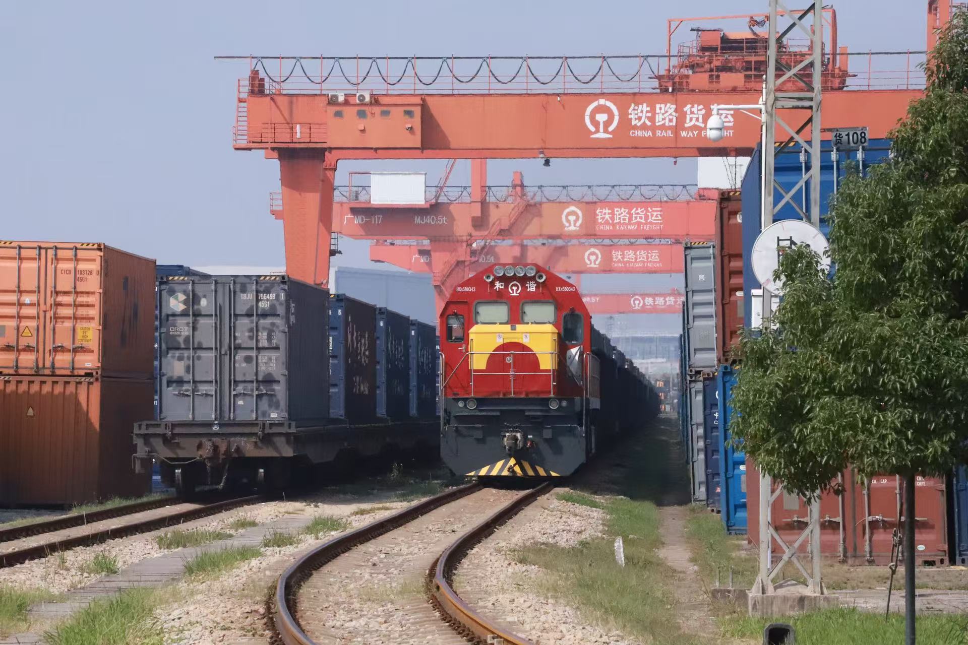 CR Guangzhou Group expands int'l rail connectivity, boosts freight volume to 120 million tons in 2024