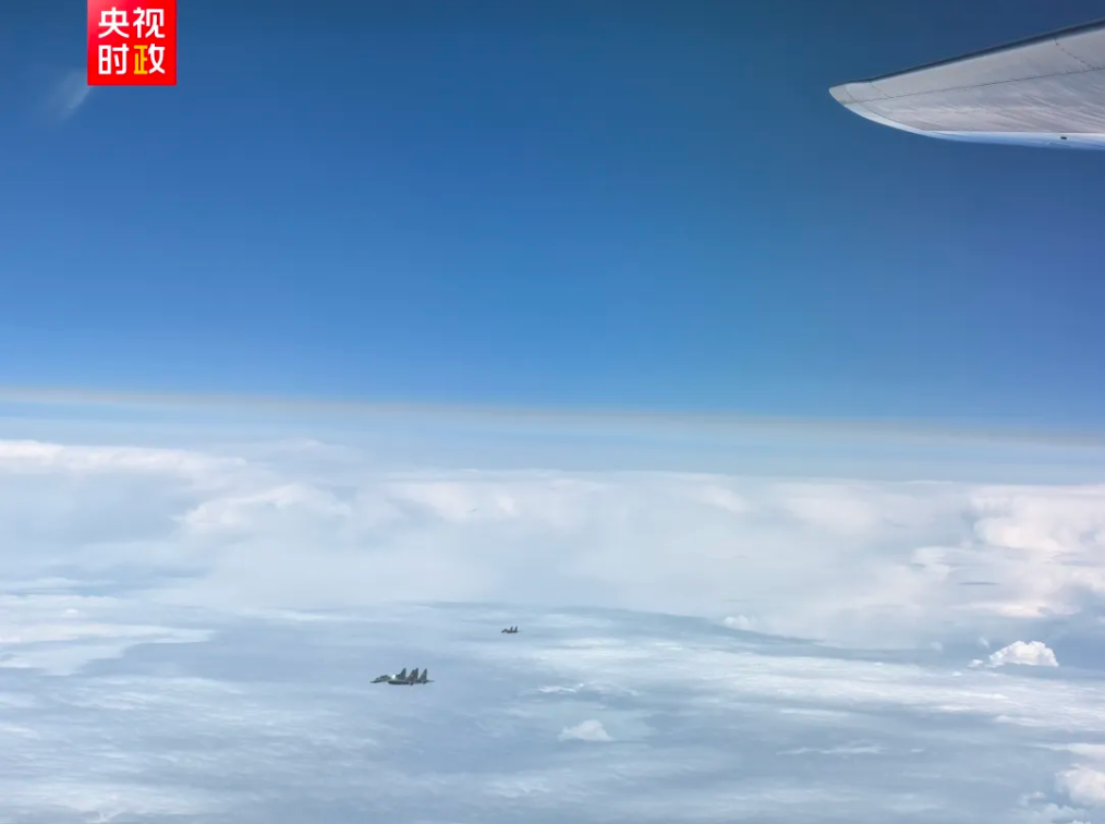 习近平抵达阿斯塔纳