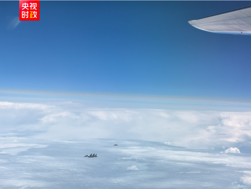 独家视频丨哈萨克斯坦战机为习近平主席专机护航