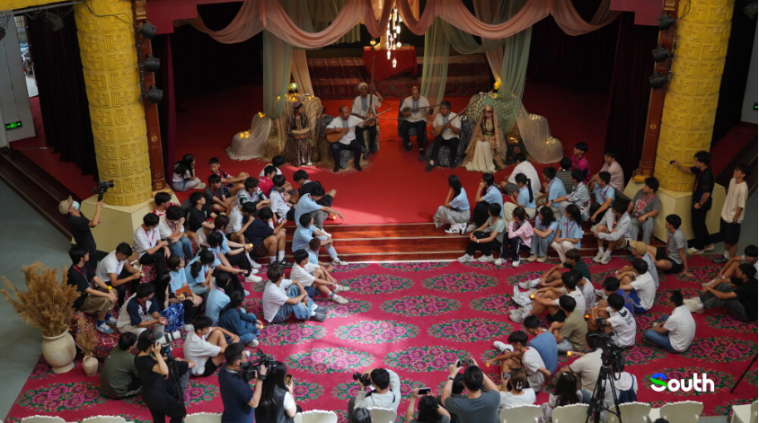 Guangdong-Hong Kong-Macao students immerse in Xinjiang