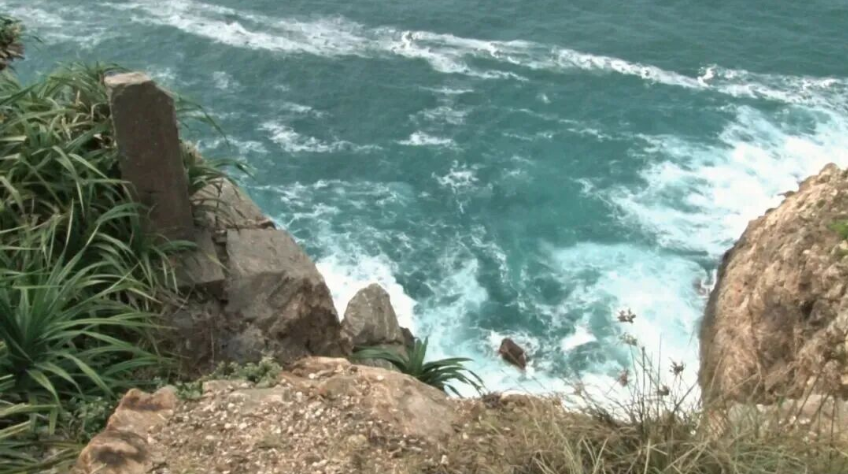 这块石头，是日军侵华的罪证