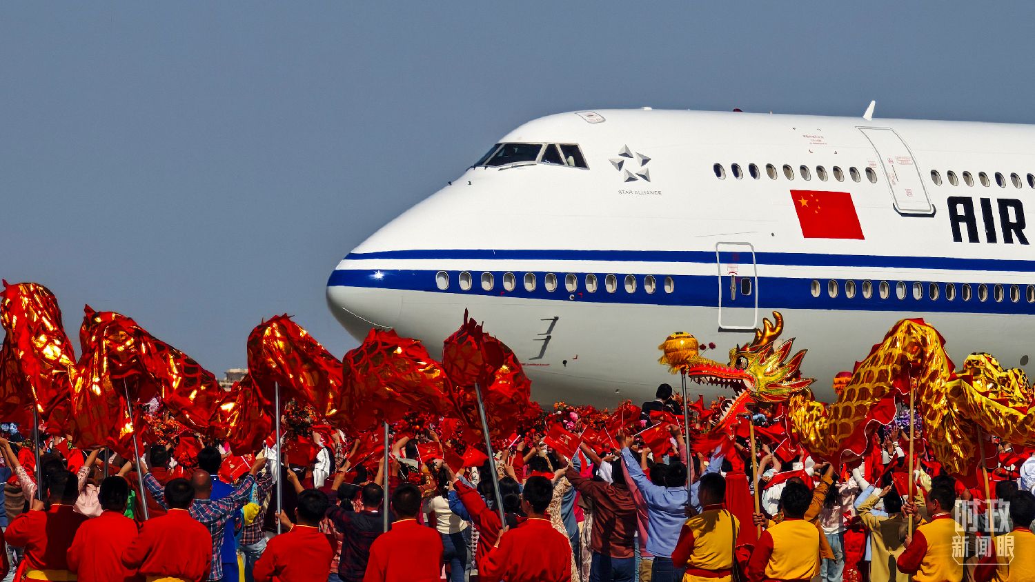 时政新闻眼丨历史性的新疆之行开启，传递哪些重要信息