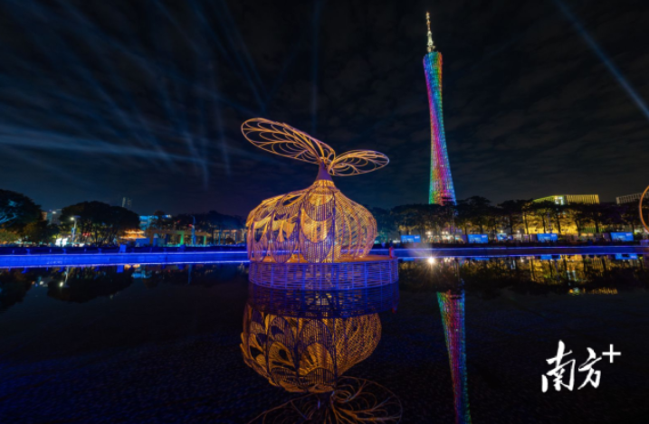 2025广州国际灯光节璀璨启幕，花影联动流光溢彩耀全城