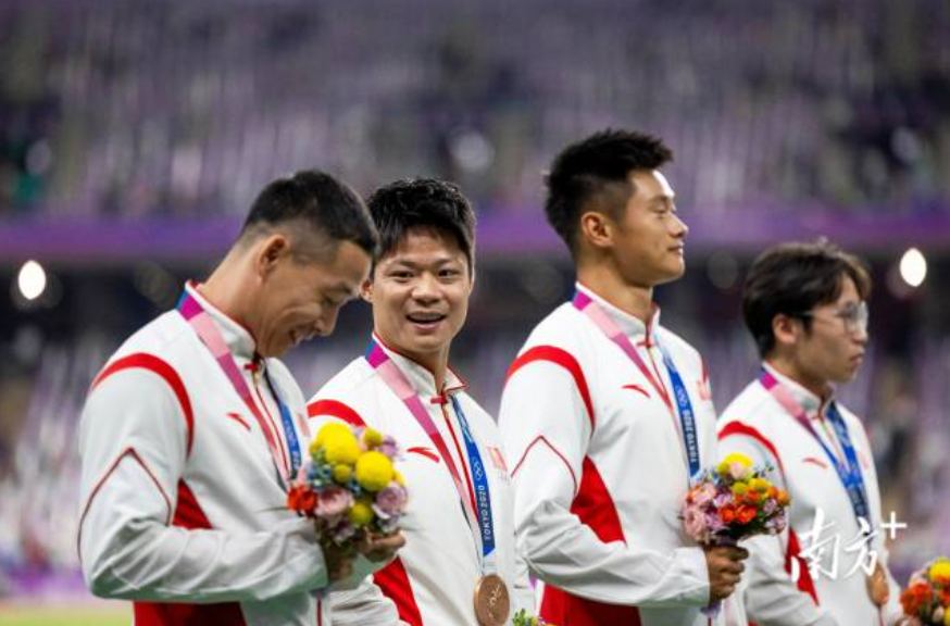 “飞人”苏炳添，迎来“交棒”时刻