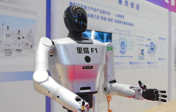 ​“春晚机器人”牵手德国总理之后：广东机器人产业迎来哪些生态突围与全球竞合新启示？｜由来是