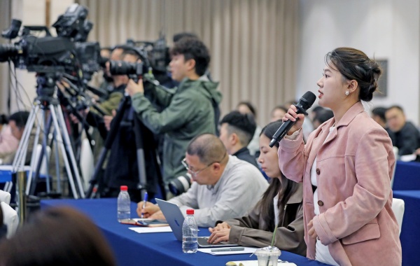 浙江力争2030年人工智能核心产业营收达1.2万亿元