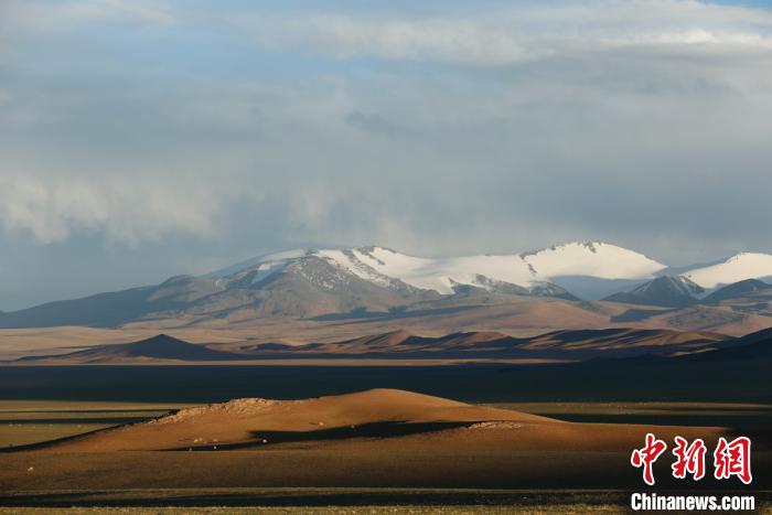 图为青藏高原北部地貌。　左凌仁 摄