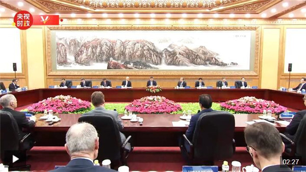 独家视频丨习近平：今天的面对面交流能使我们加深了解 增进友情 增强信心